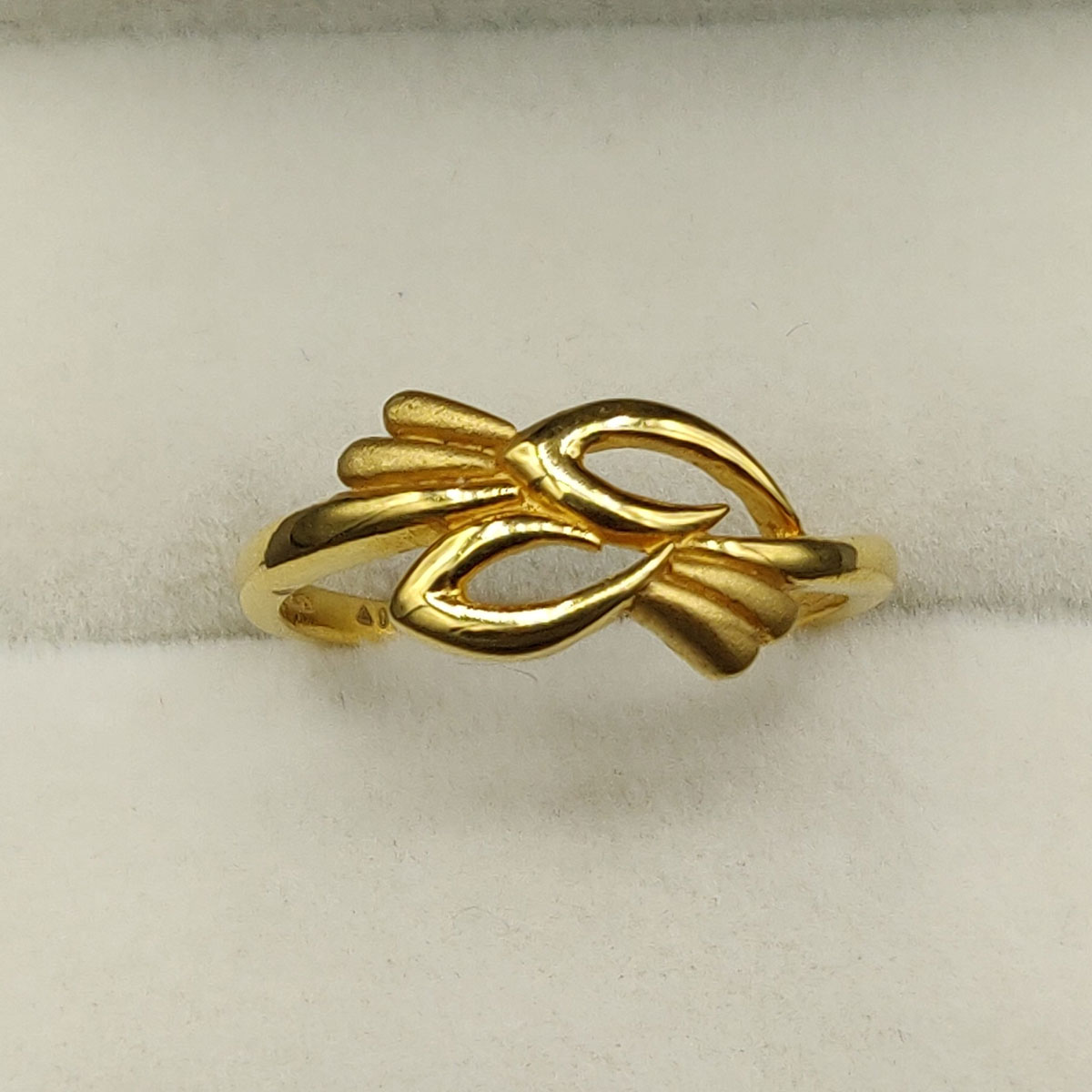 22k (916) Yellow Gold The Nerina Ring | Gold rings jewelry, Gold jewelry  fashion, Gold rings fashion